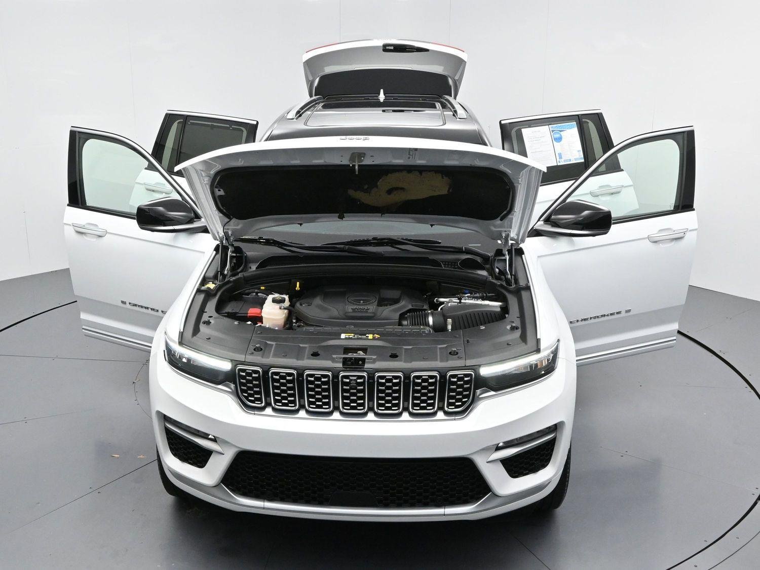 Used 2022 White Jeep Summit image 49