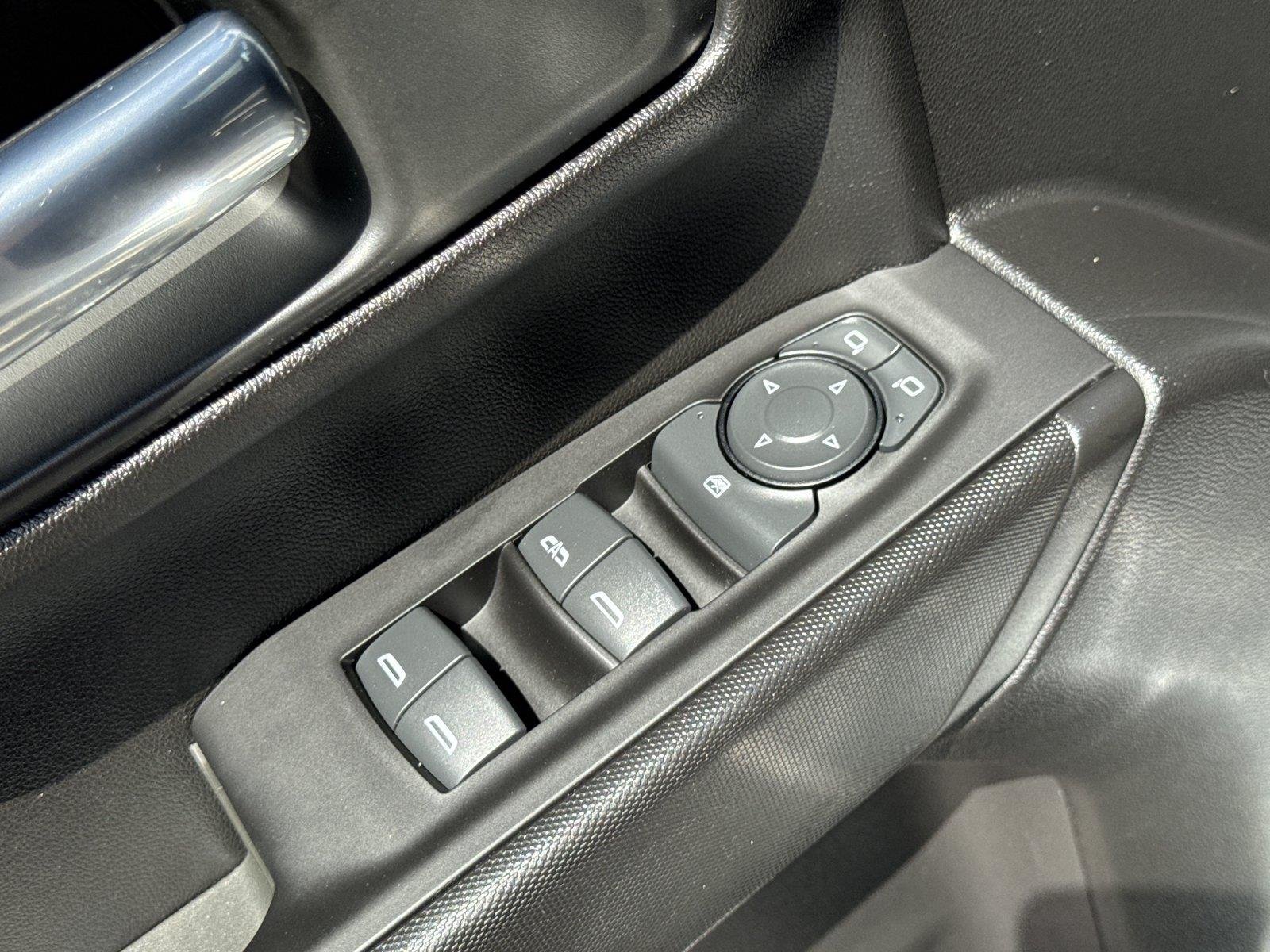 Used 2022 Summit White Chevrolet Custom image 18