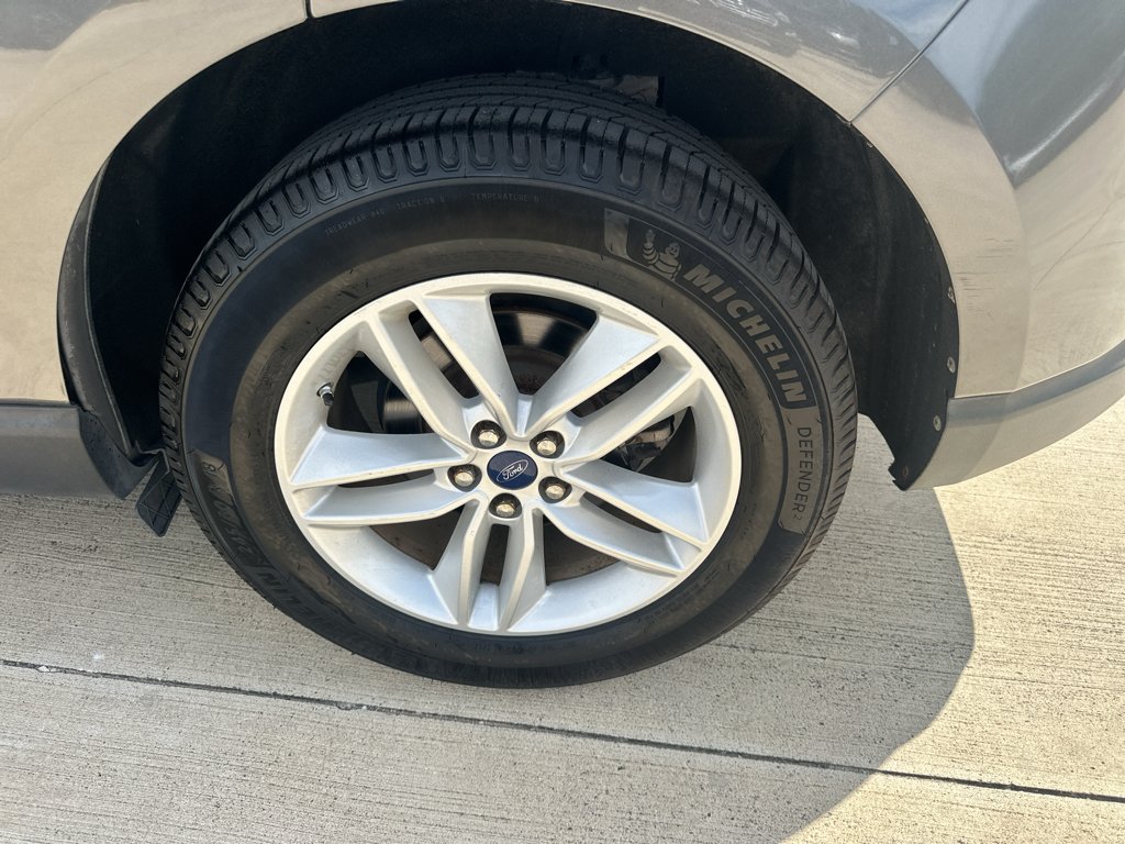 Used 2017 Magnetic Metallic Ford SEL image 10