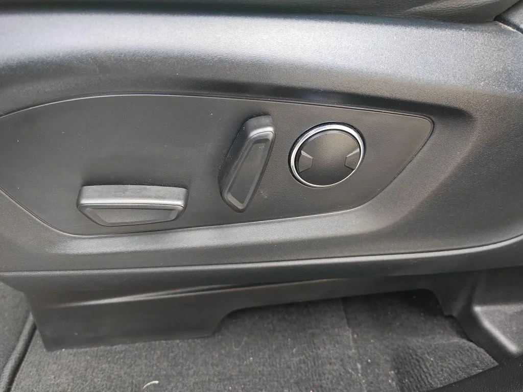Used 2022 Black Ford Limited image 8