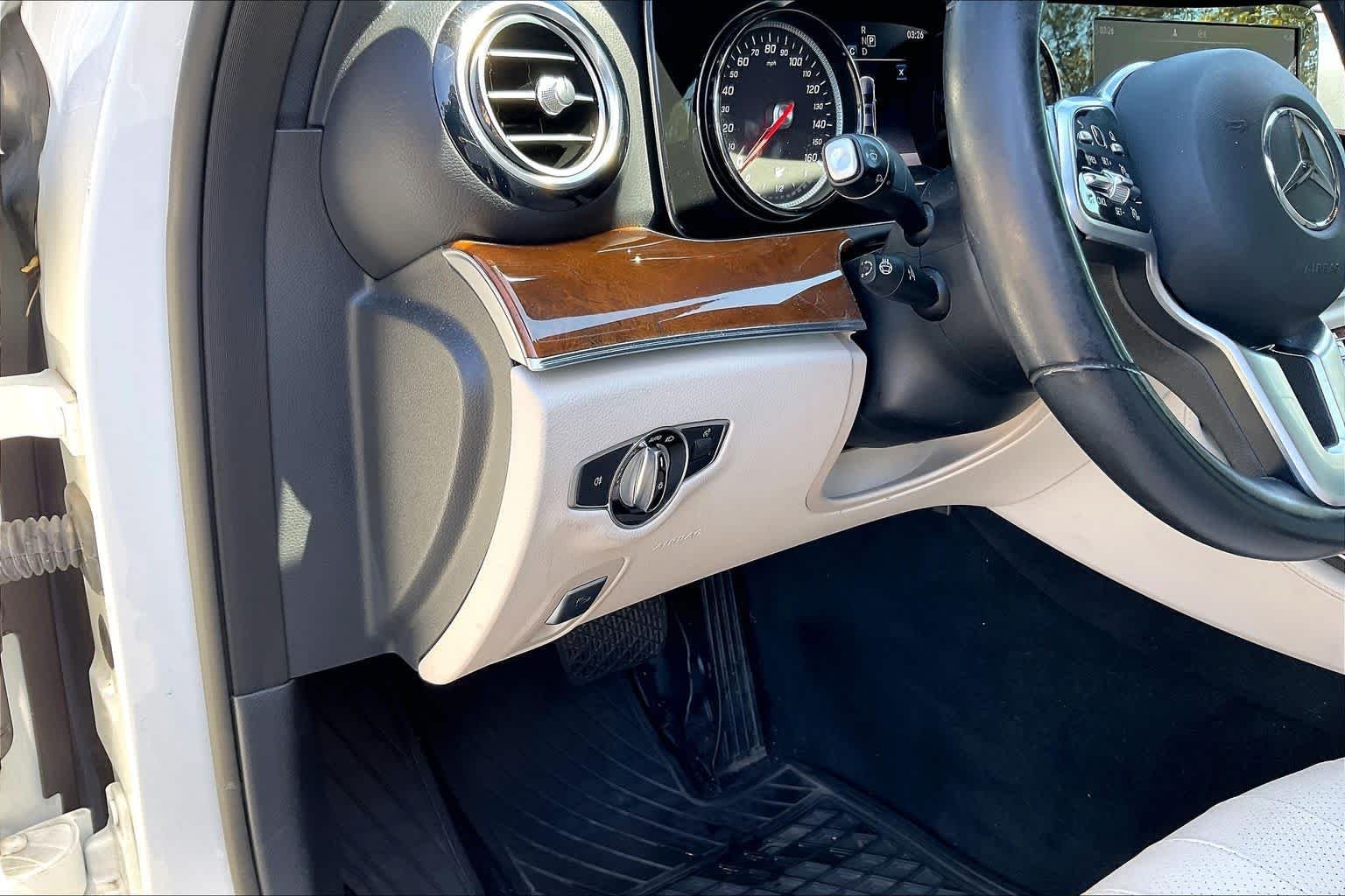 Used 2019 Polar White Mercedes-Benz E 450 image 33