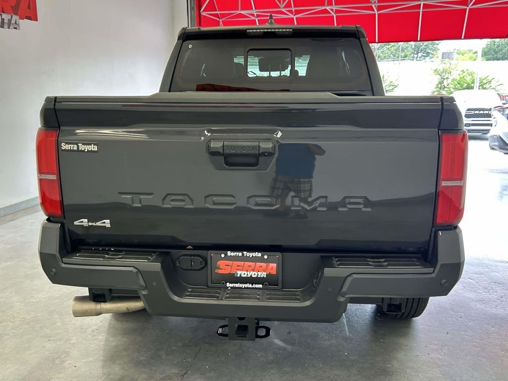 Used 2025  Toyota SR5 image 4