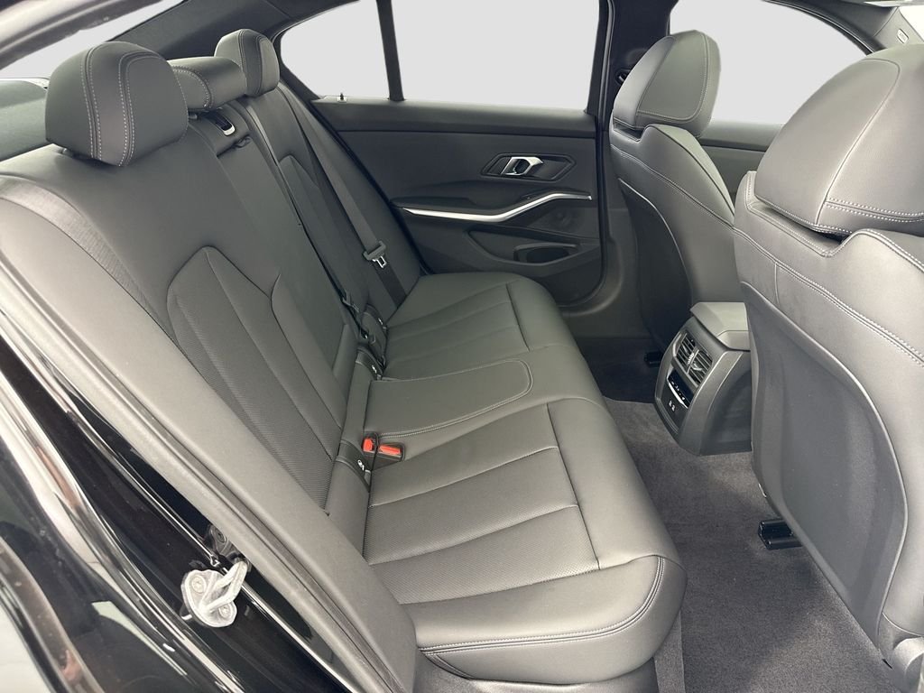 New 2026 Black Sapphire Metallic BMW 330i image 21