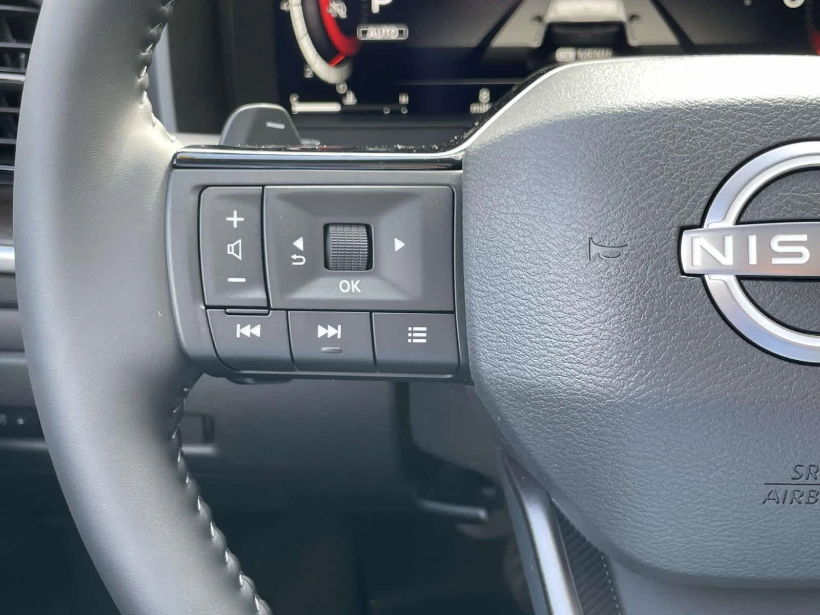 New 2026 Everest White Pearl/Super Black Nissan Platinum image 35