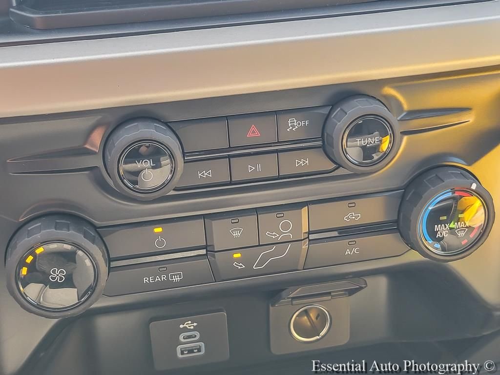 New 2026 Oxford White Ford F-550® XL image 14