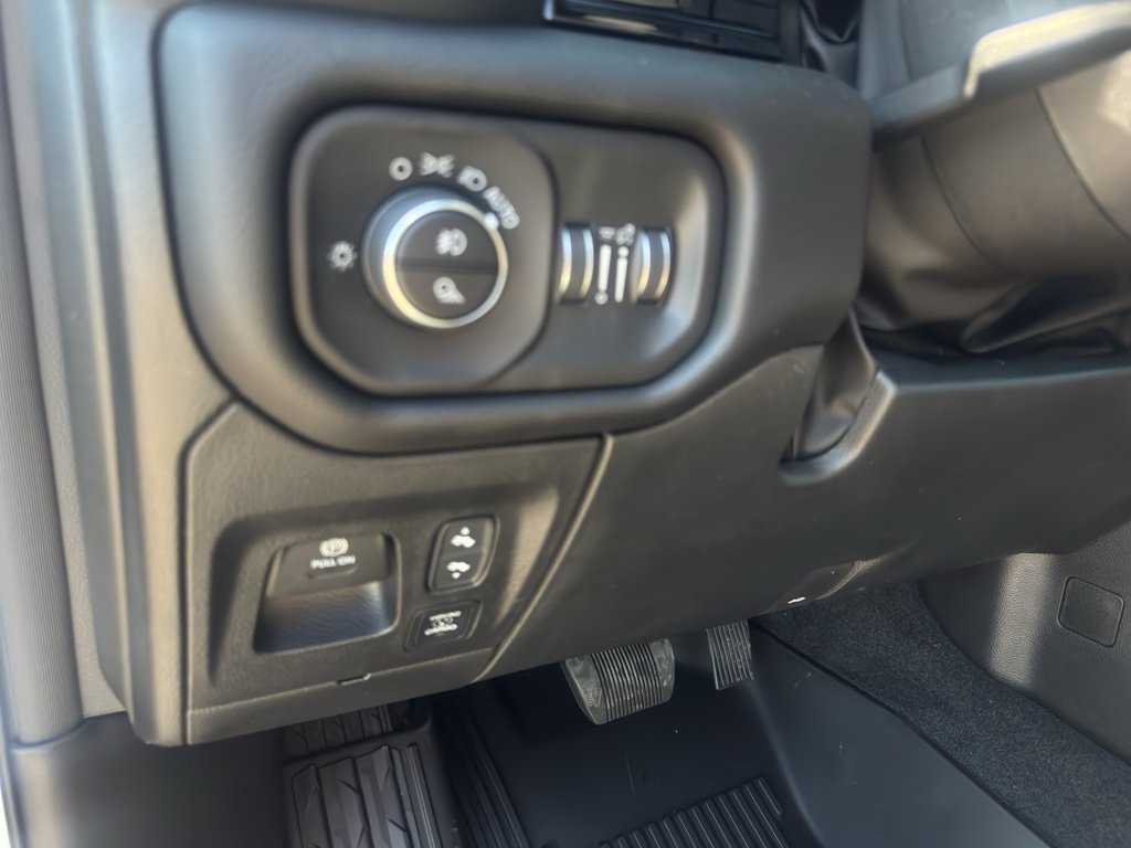 New 2026 Bright White Clear-Coat Exterior Paint RAM Laramie image 24