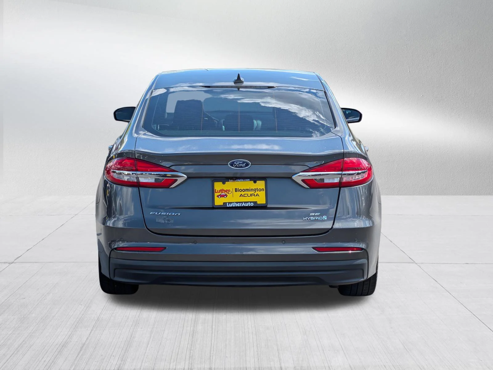 Used 2019 Magnetic Metallic Ford SE image 6