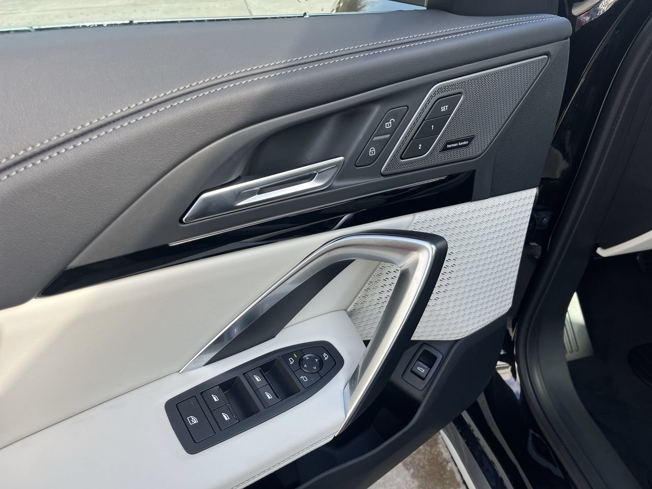 Used 2026 Black Sapphire Metallic BMW xDrive28i image 19