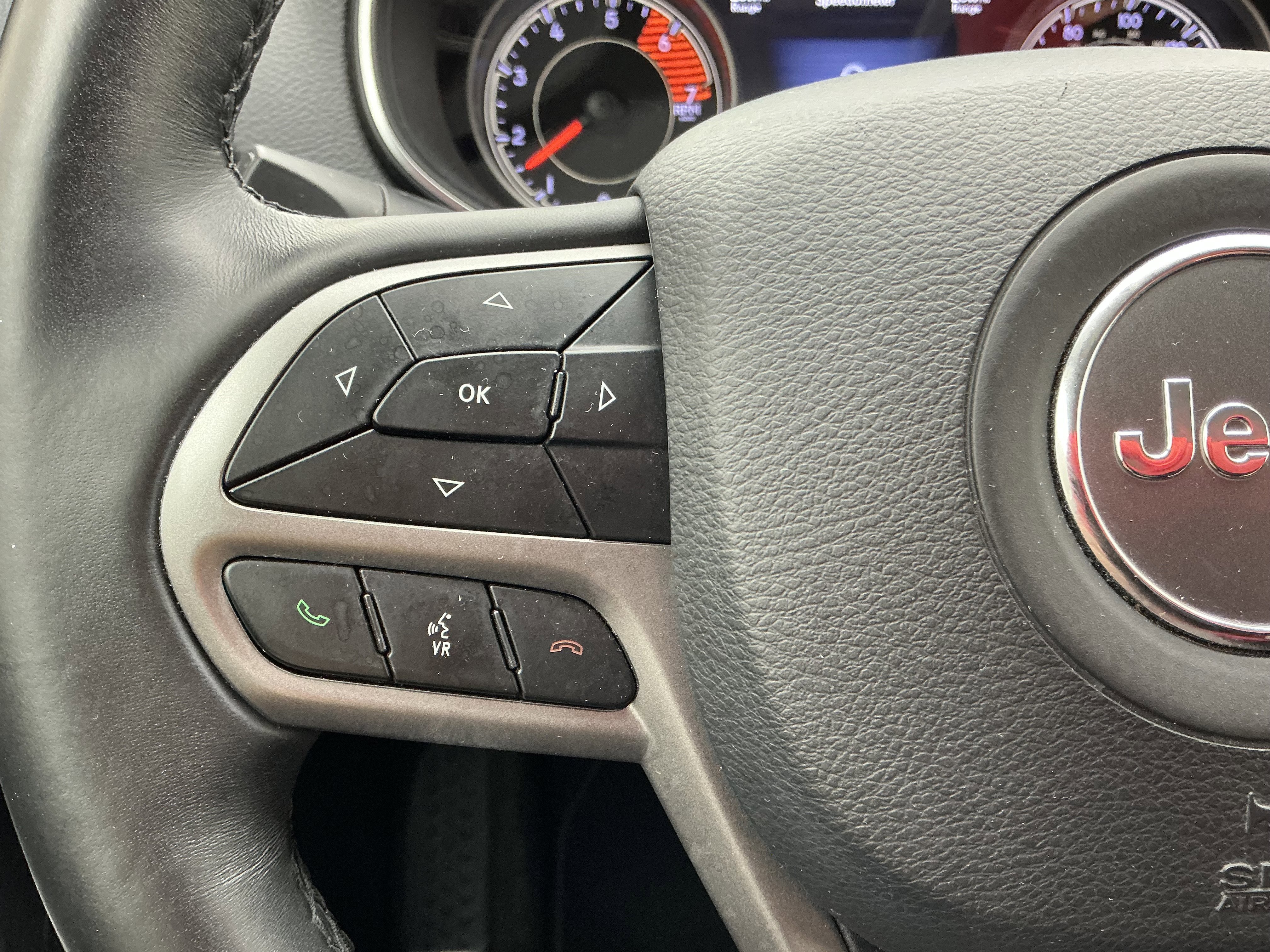 Used 2019 Bright White Clearcoat Jeep Limited image 9
