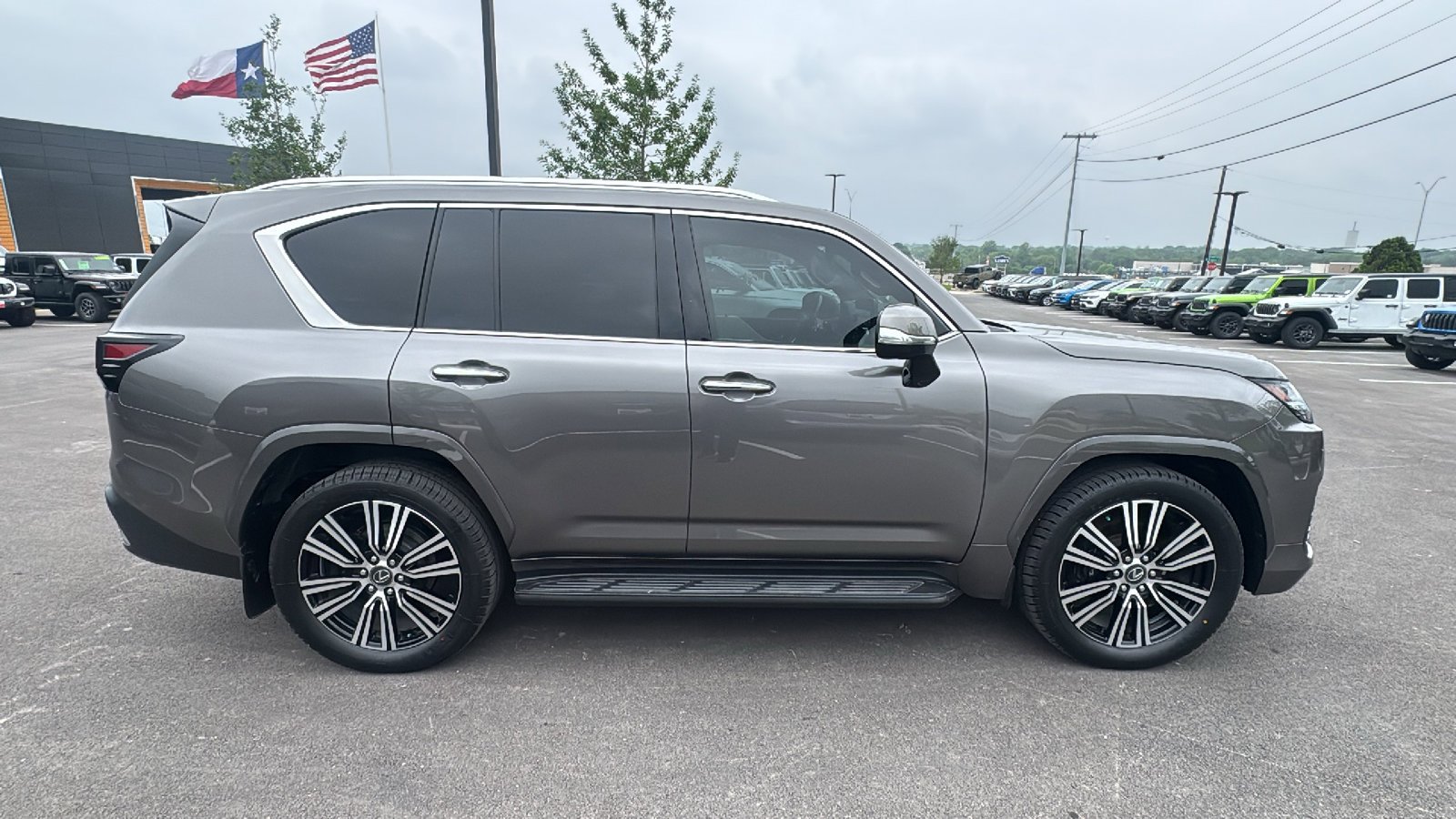 Certified Used 2024 Manganese Luster Lexus LX 600 Luxury image 4