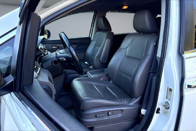 Used 2016 White Honda EX-L image 23