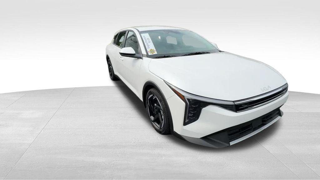 New 2026 Snow White Pearl Kia EX image 8