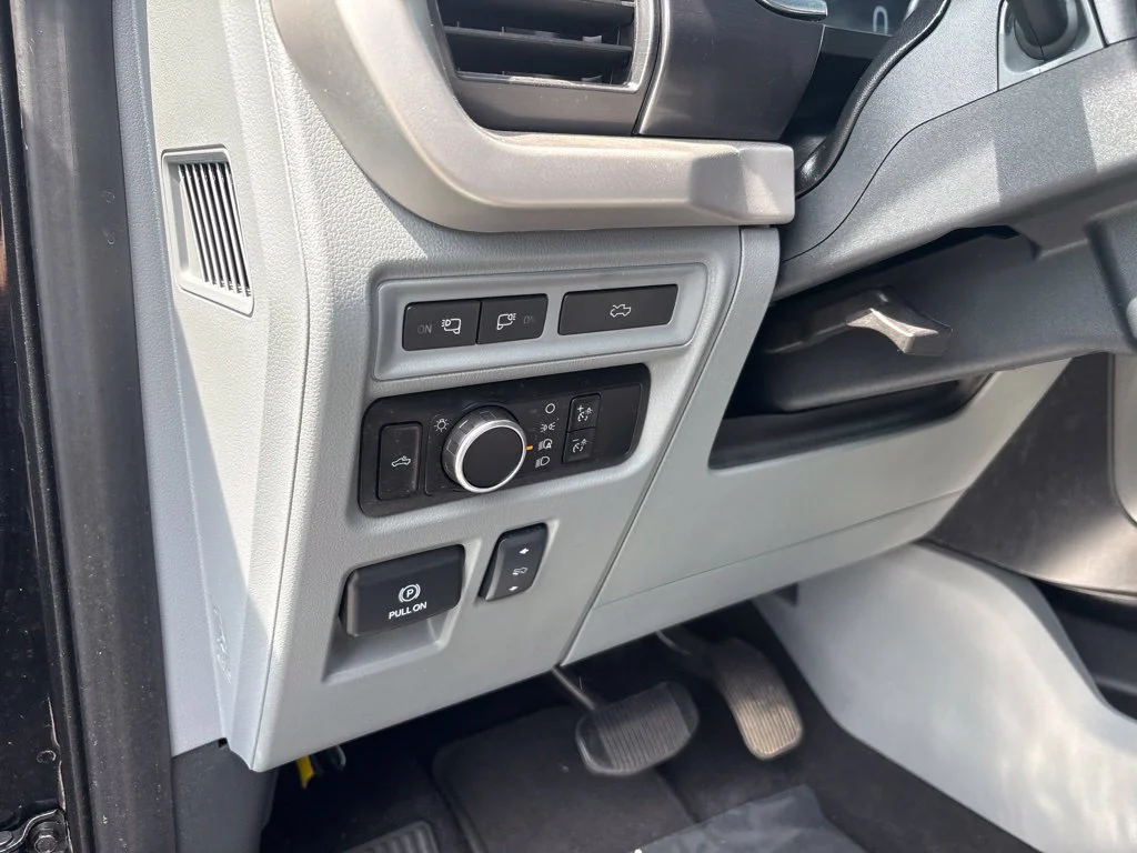 Used 2023 Black Ford XLT image 16