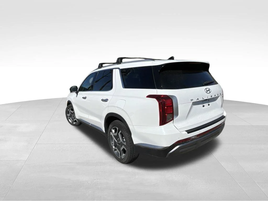 Used 2023 White Hyundai SEL image 11
