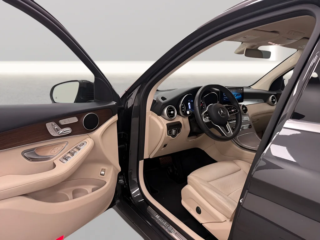 Used 2020 Gray Mercedes-Benz GLC 300 image 9