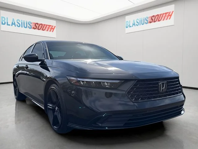 Used 2025  Honda Sport-L image 1