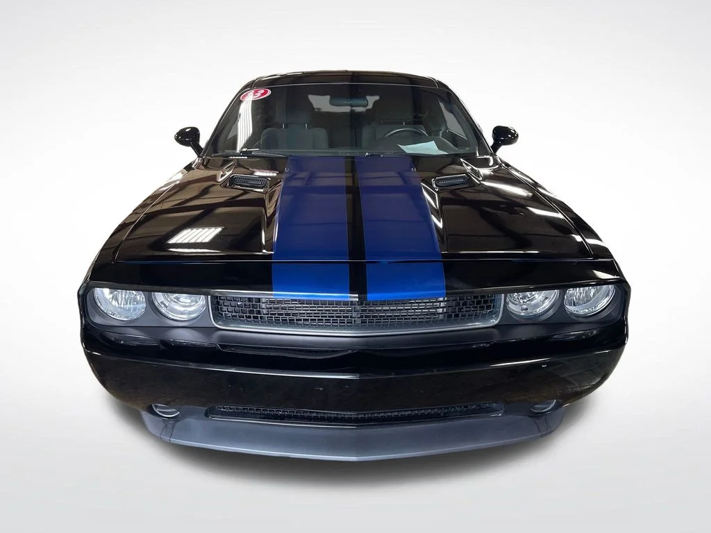 Used 2013 Black Dodge SXT image 9