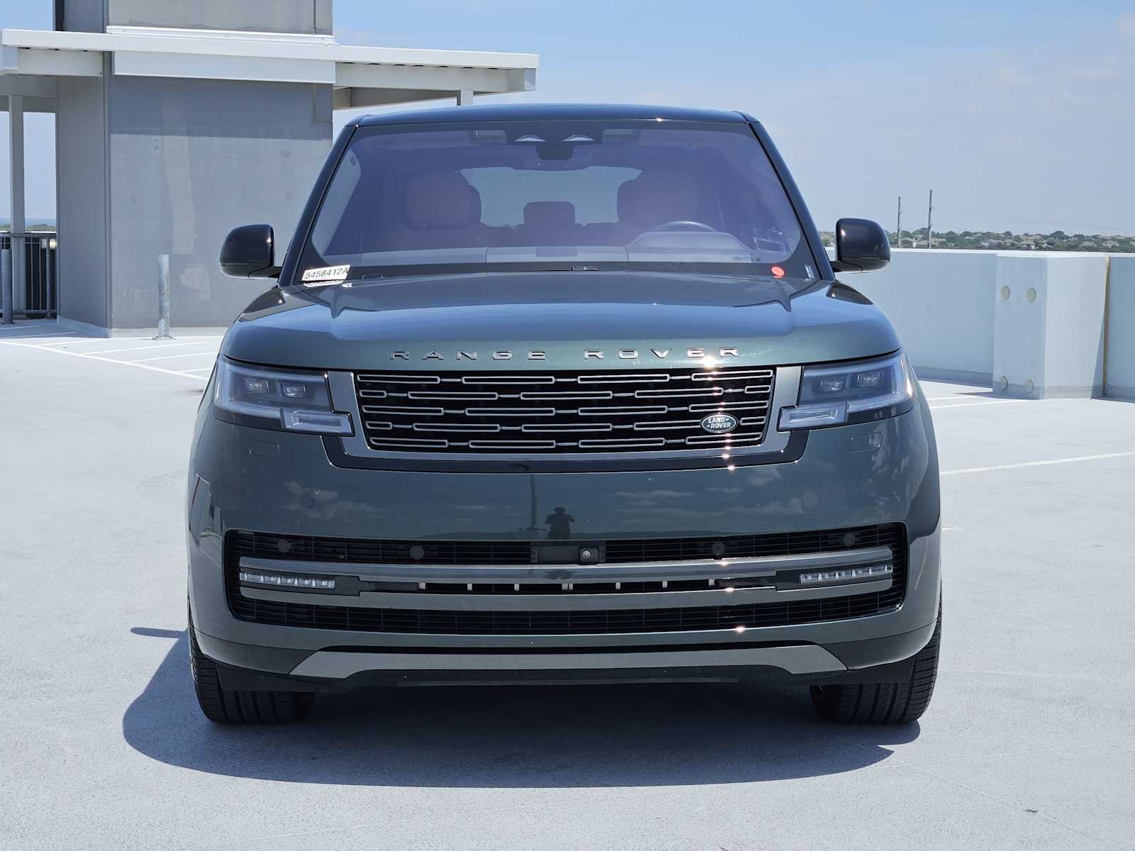 Certified Used 2023 Belgravia Green Metallic Land Rover SE image 2
