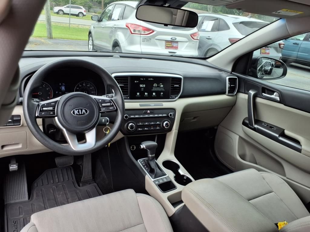 2022 Kia Sportage LX - Photo 12