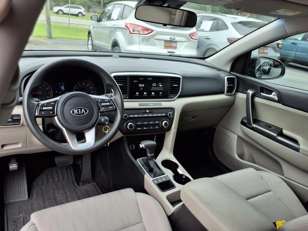 2022 Kia Sportage LX - Photo 12
