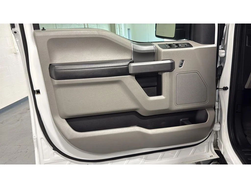Used 2020 Oxford White Ford XLT Super Crew  4x4 3.5L 1 Owner 302A image 18