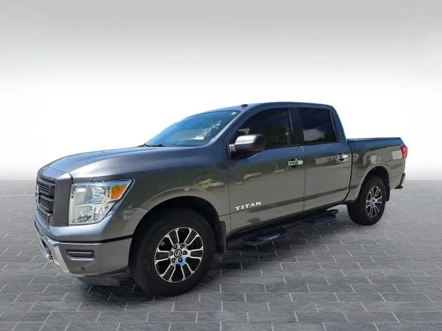 Used 2021 Gray Nissan SV image 3