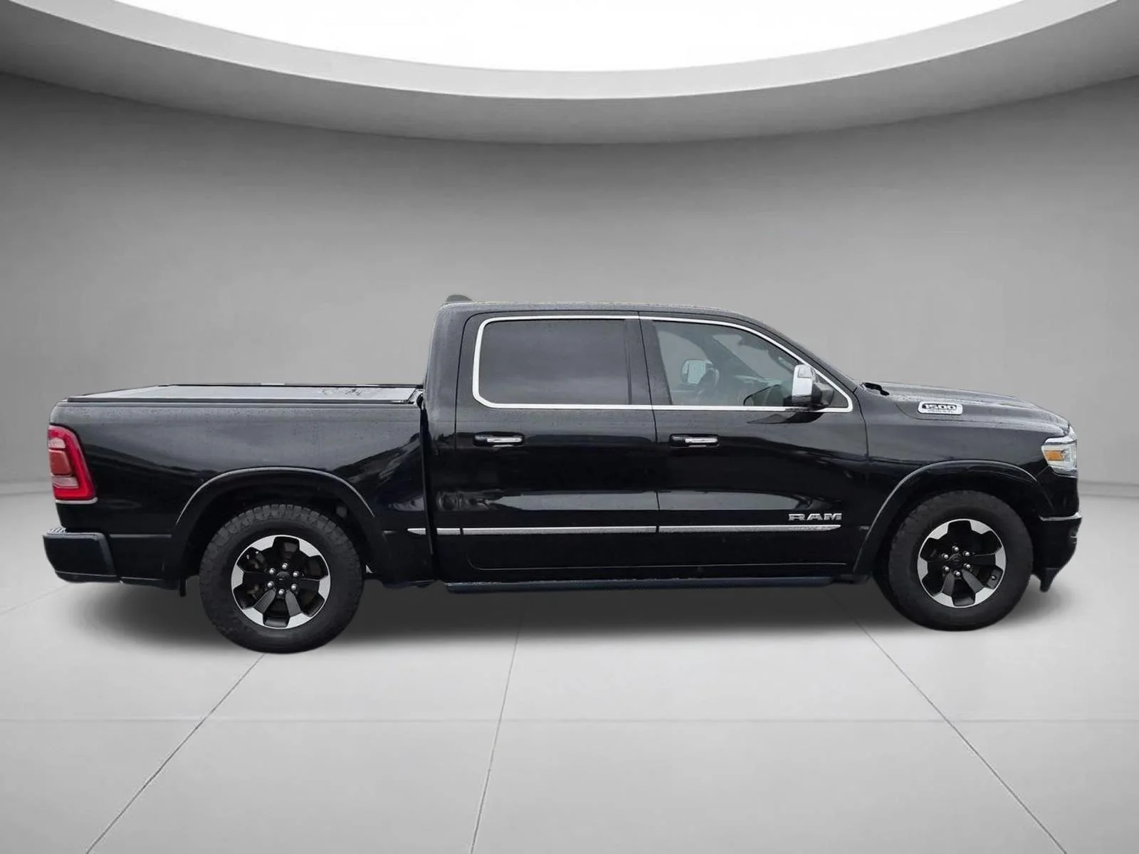 Used 2019 Diamond Black Crystal Pearlcoat Ram Limited image 6