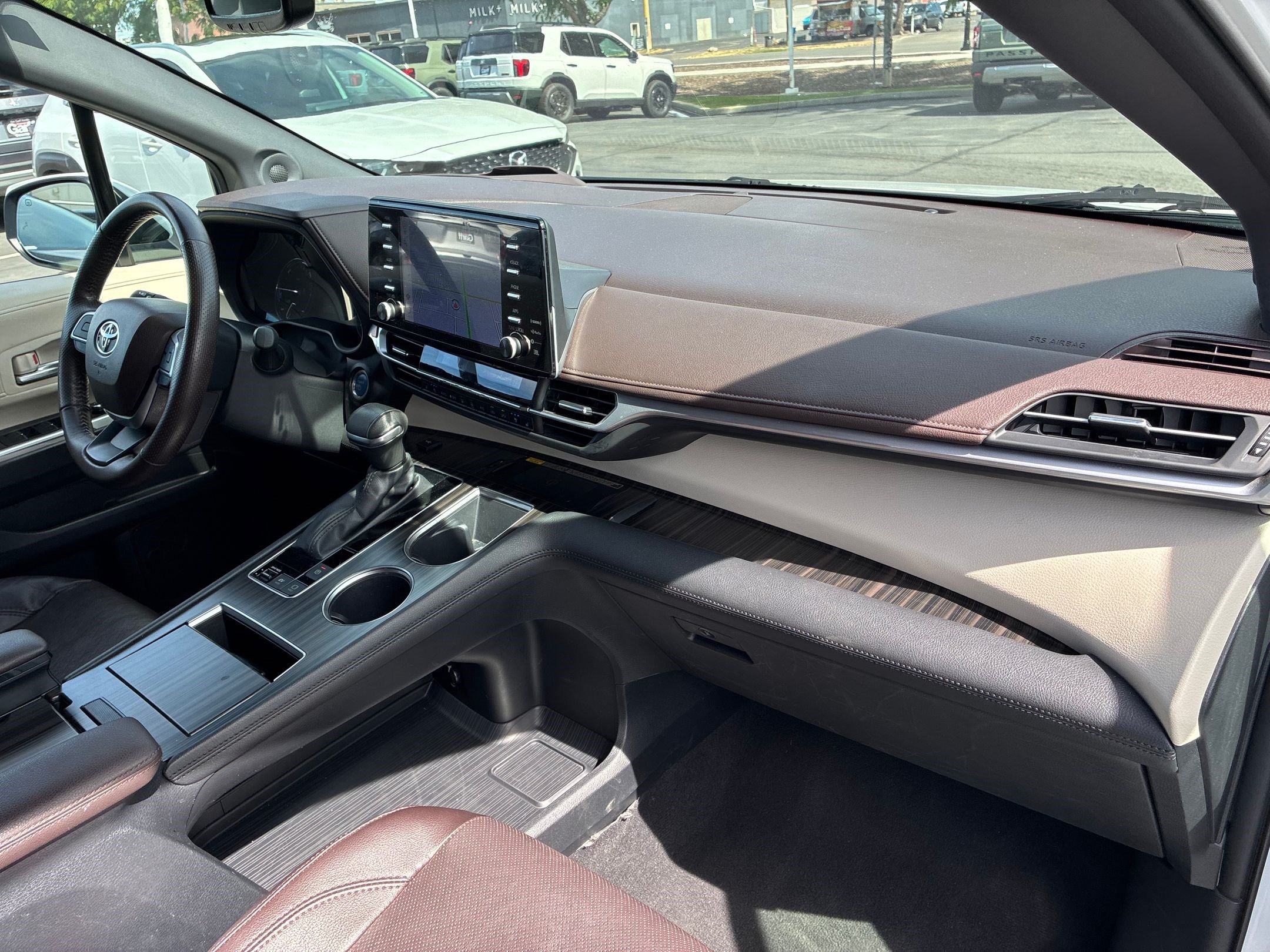Used 2023 Ice Cap Toyota Platinum image 31