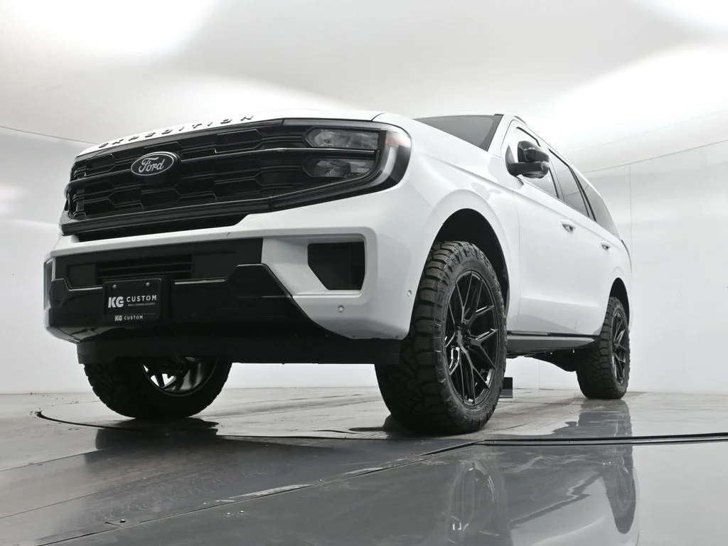 New 2025 Oxford White Ford Platinum image 43