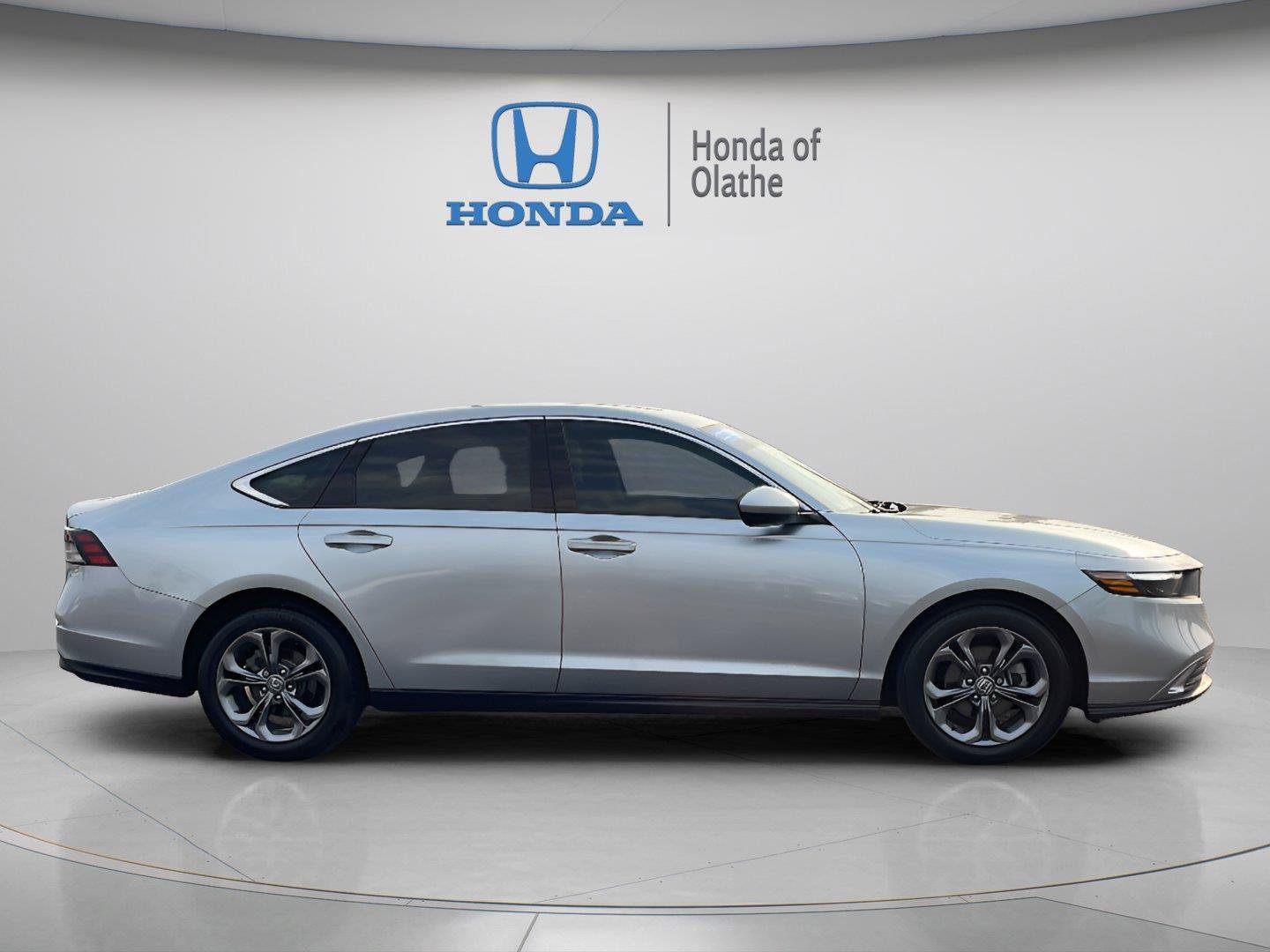 Certified Used 2024 Solar Silver Metallic Honda 1.5T EX image 28