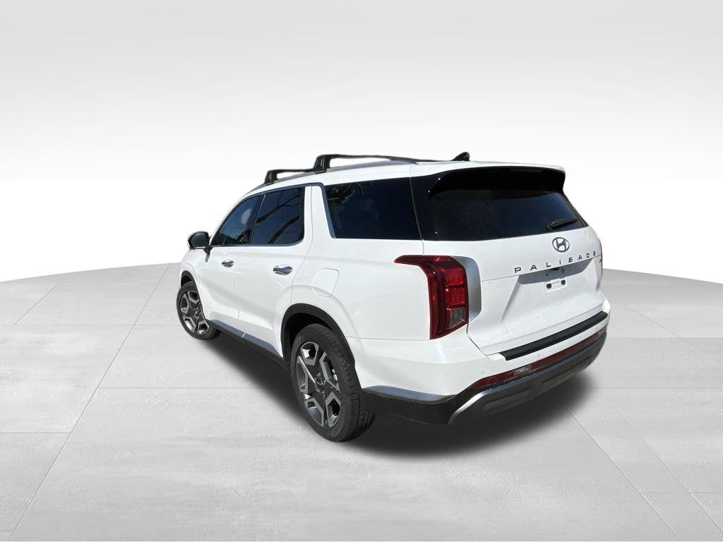 Used 2023 White Hyundai SEL image 11