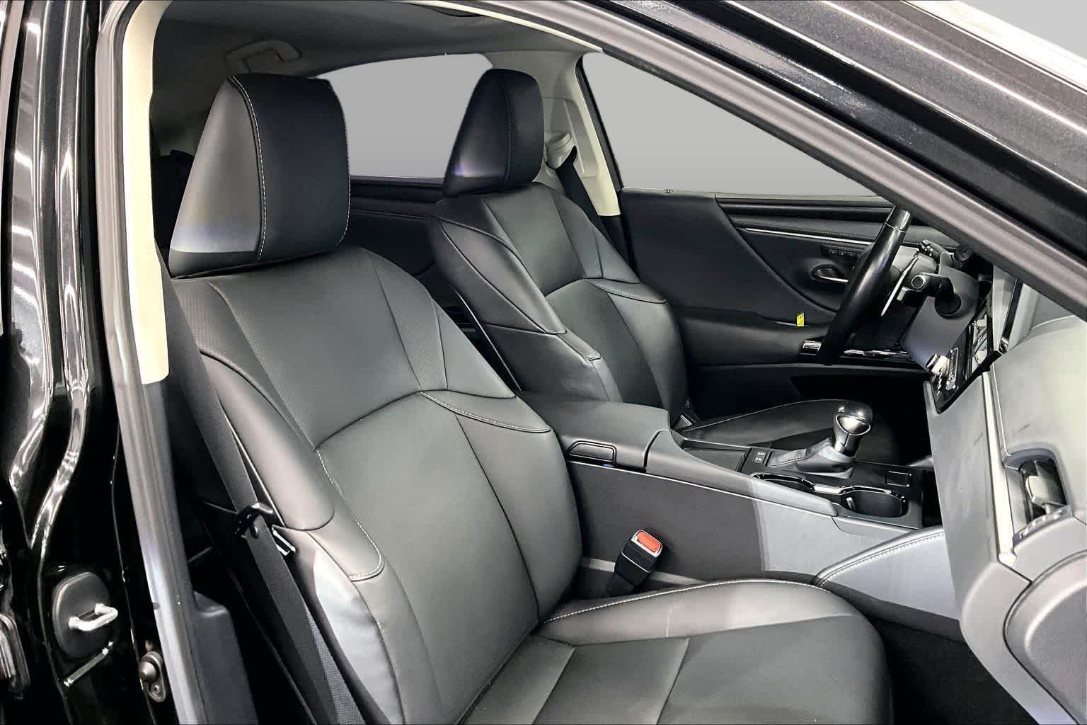 Certified Used 2025 Caviar Lexus  image 9
