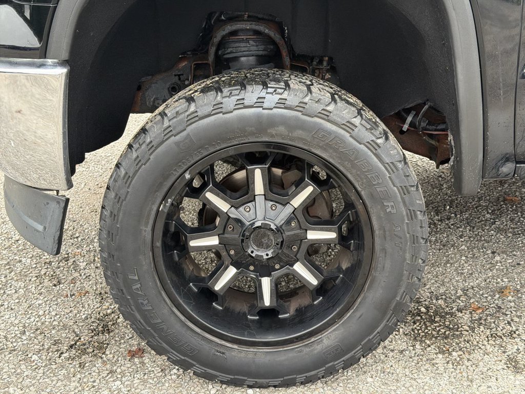 Used 2015 Black GMC SLT image 33