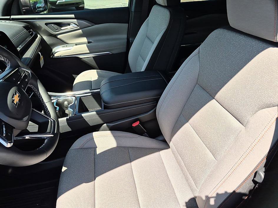 New 2026 Summit White Chevrolet LT image 15