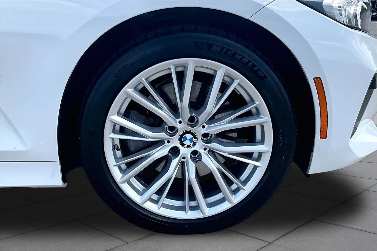 Used 2023 Alpine White BMW 330i image 10