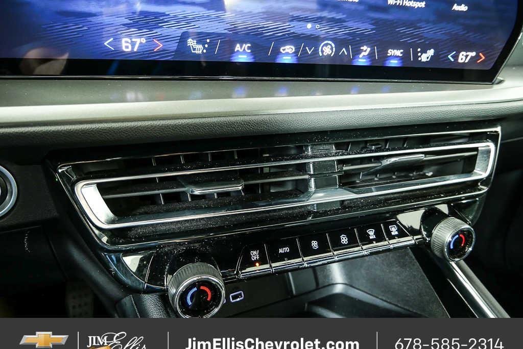 2025 Chevrolet Traverse LT - Photo 17