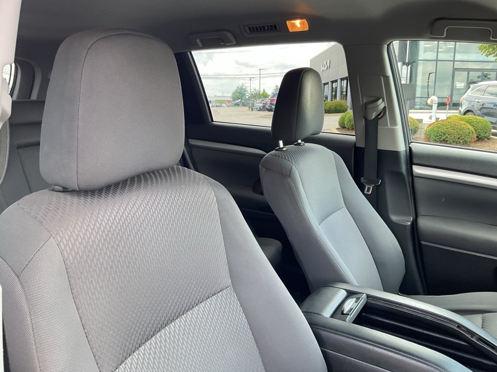 Used 2018 Blizzard Pearl Toyota LE image 11