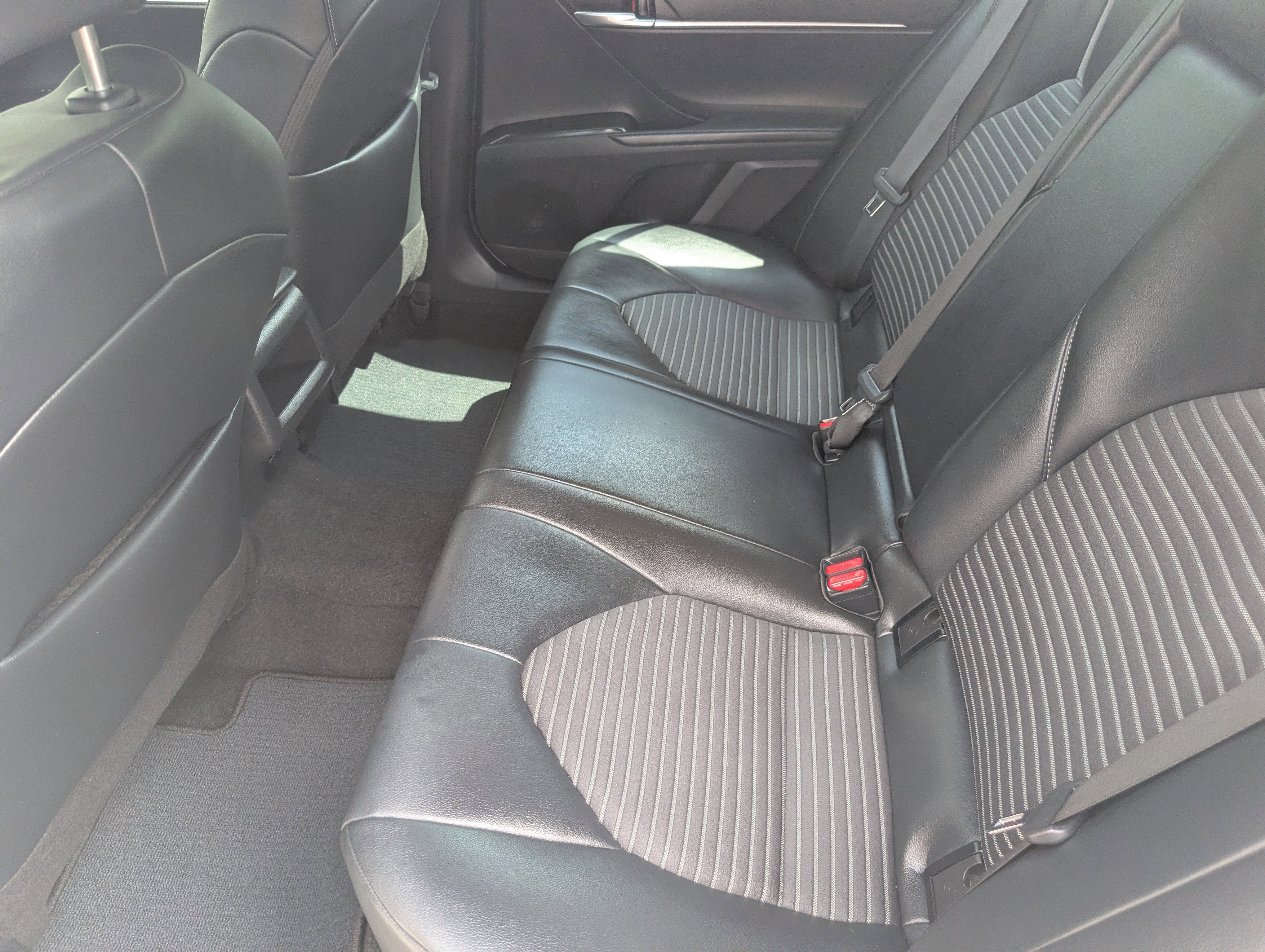 Used 2024 Ice Toyota SE image 11
