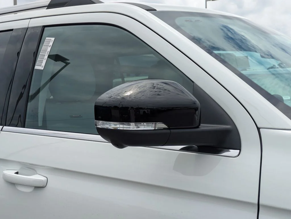New 2026 Star White Metallic Tri-Coat Ford Platinum image 12