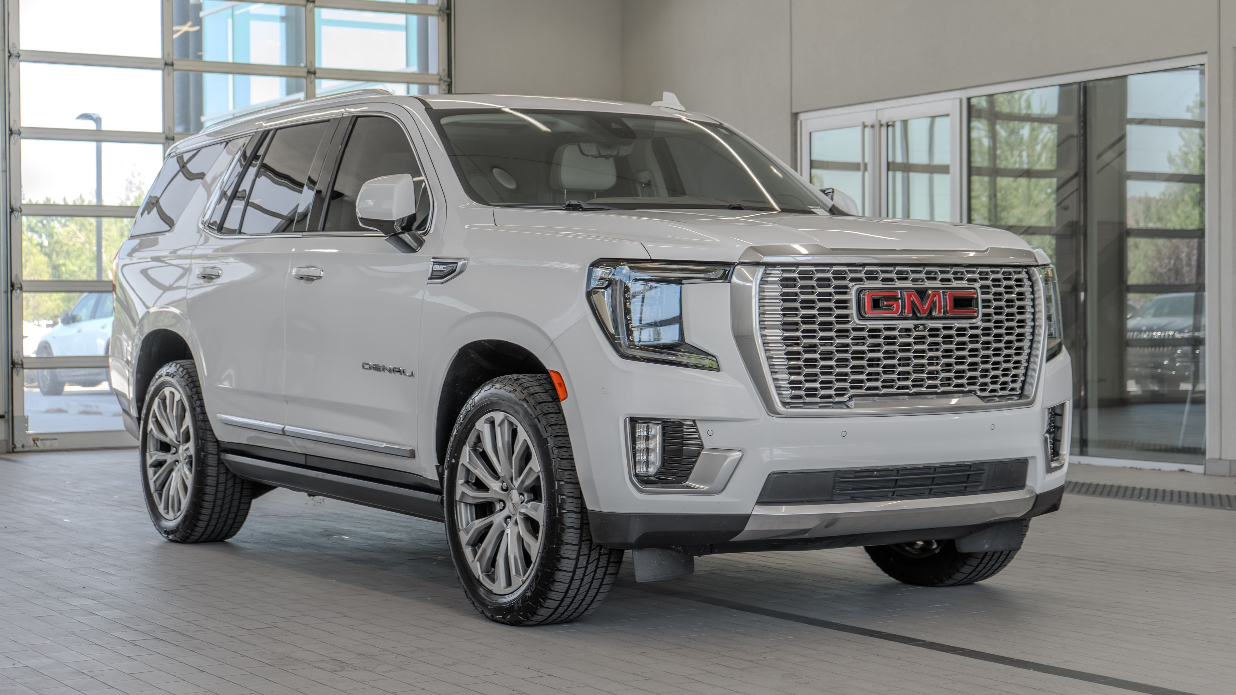 Used 2021 Summit White GMC Denali image 21