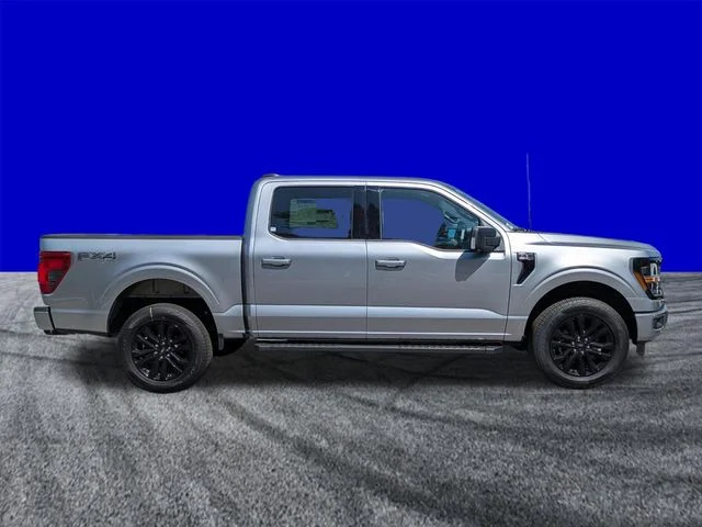 New 2026 Iconic Silver Metallic Ford XLT image 3