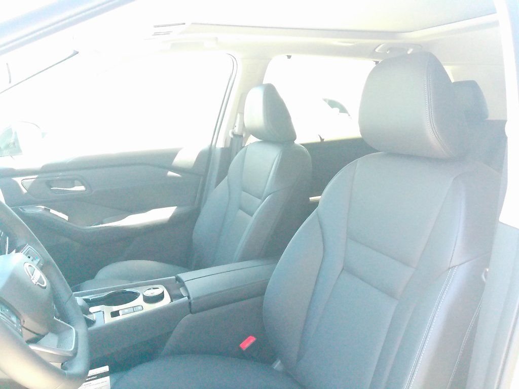 2025 Nissan Rogue SL - Photo 14