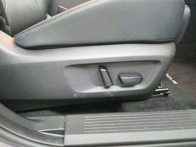 Used 2025 Gray Nissan SL image 40
