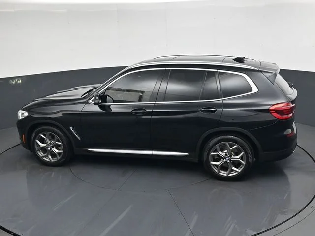 Used 2021 Black BMW sDrive30i image 31