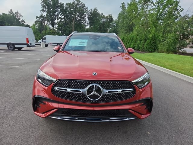 New 2027 MANUFAKTUR Patagonia Red Metallic Mercedes-Benz GLC300 image 8
