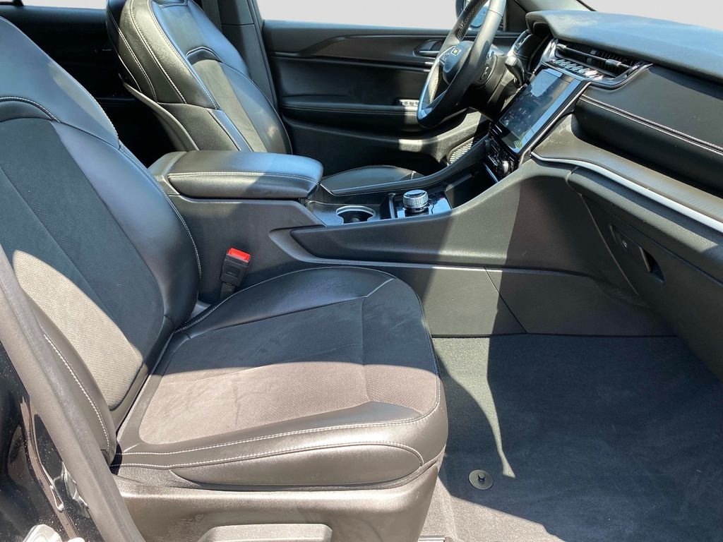 Used 2025 Black Jeep Altitude X image 27