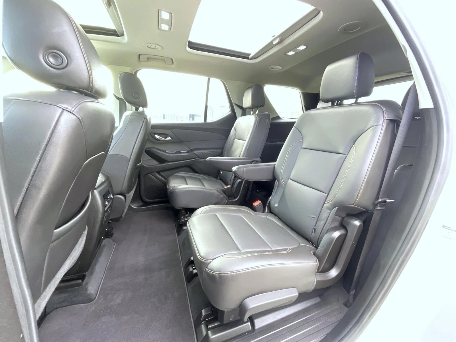 Used 2021 Silver Chevrolet Premier image 19