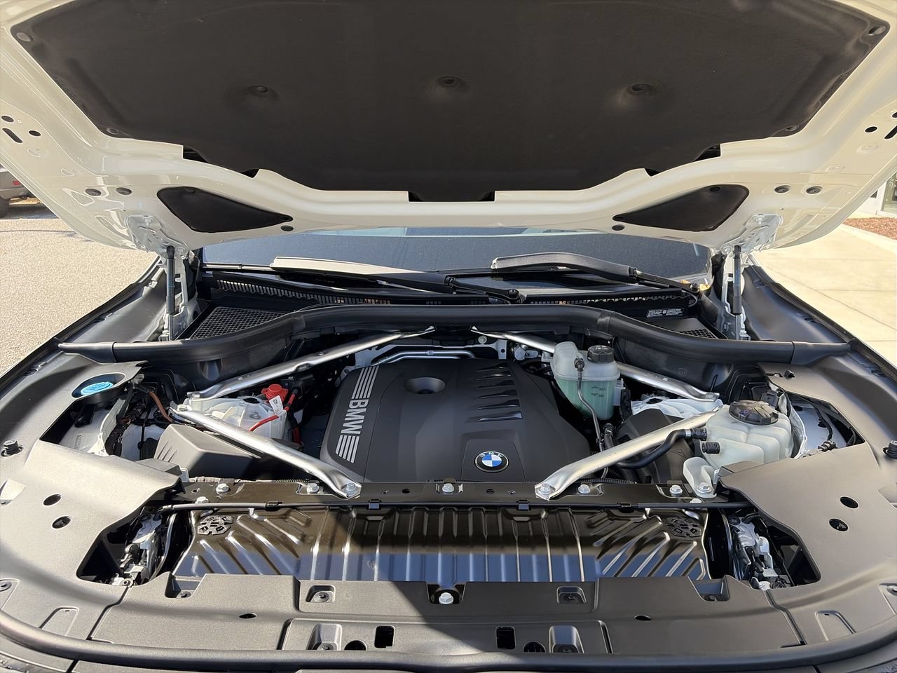 New 2027 Alpine White BMW 40 xDrive image 39