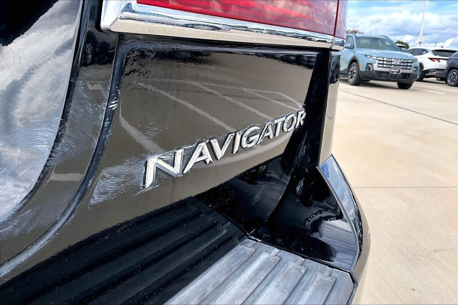 Used 2007 Black Lincoln Ultimate image 8