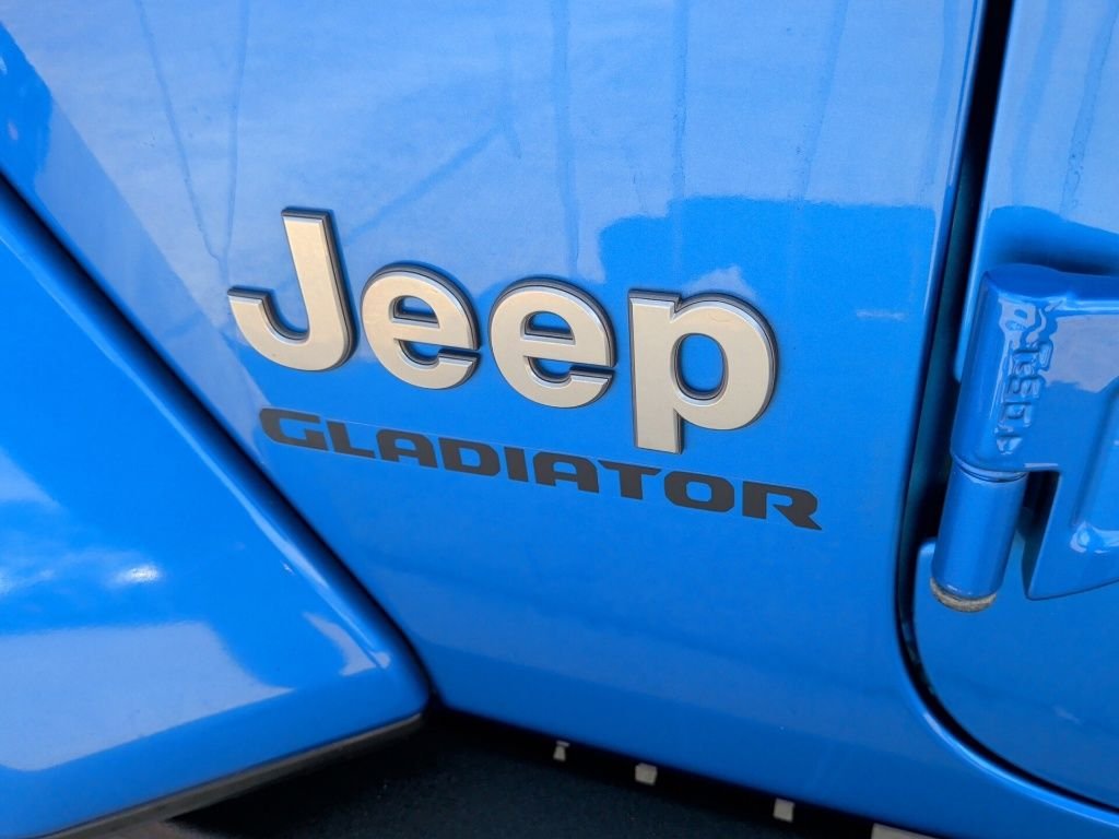 Used 2022 Blue Jeep Overland image 49